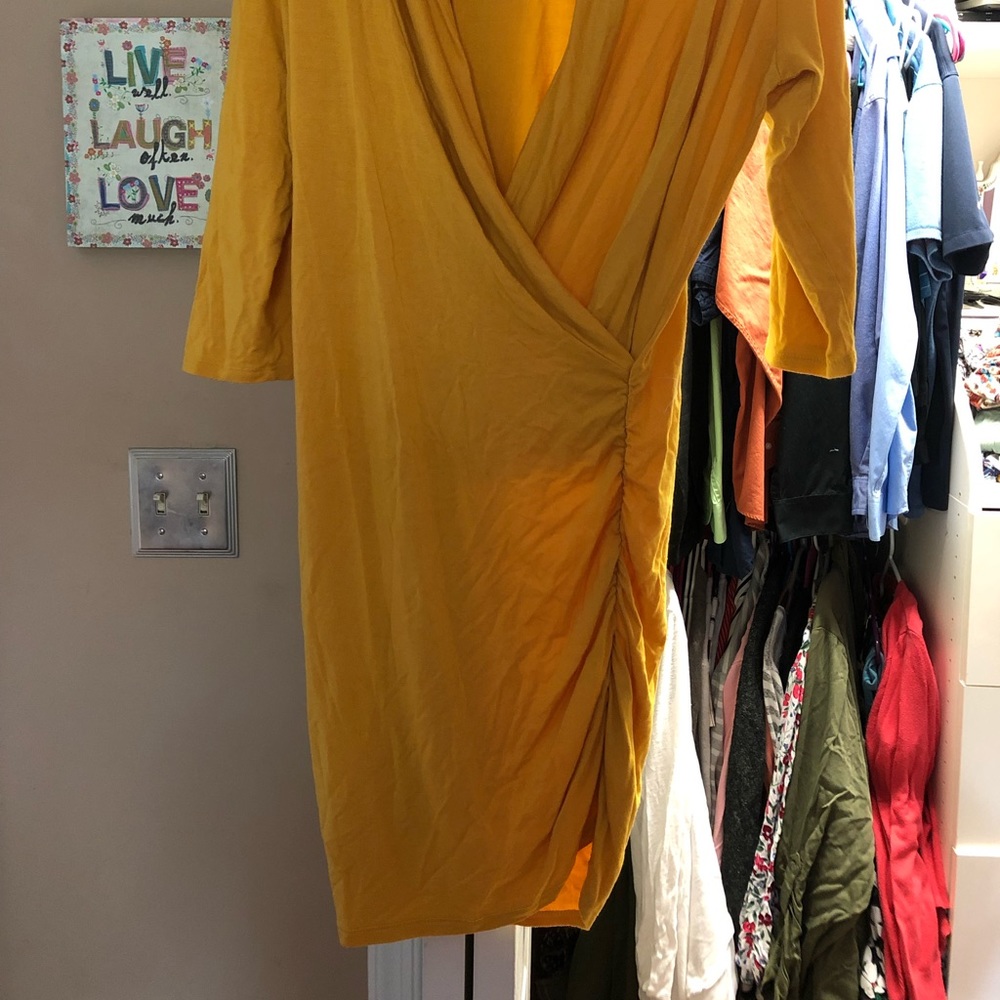 🌻 Yellow dress shirt, size L,